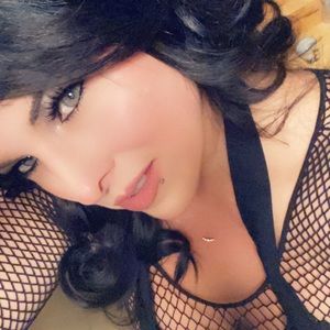 Meet your Posher, Dina